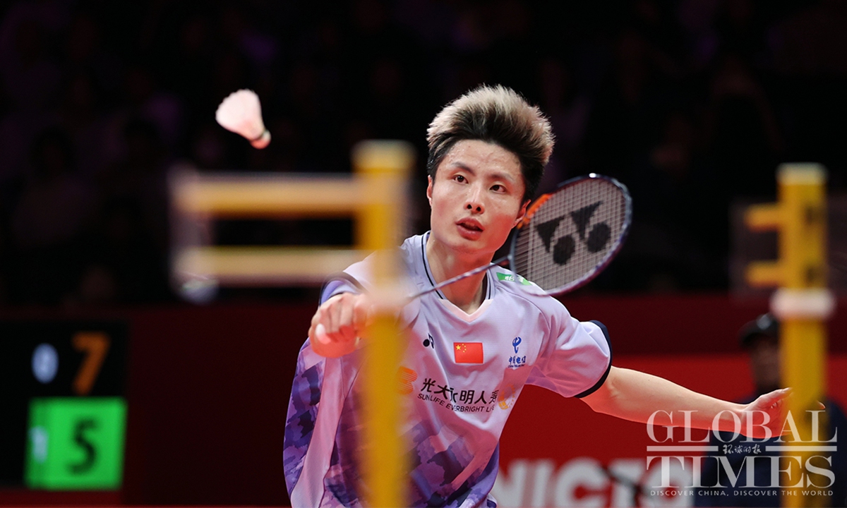 Men's world No.1 Shi Yuqi qualified for the final by defeating Chinese Taipei player Chou Tien Chen 21:14, 21:18 to qualify for his first event final after the Paris Olympics. (Photo: Cui Meng/GT)