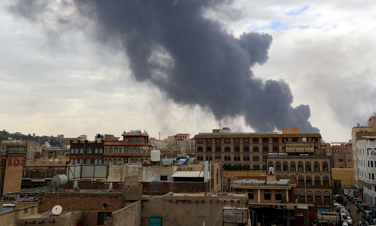 Smoke billows following Israeli airstrikes targeting a power plant and Sanaa Airport, in Sanaa, Yemen, on May 6, 2025. Photo: VCG